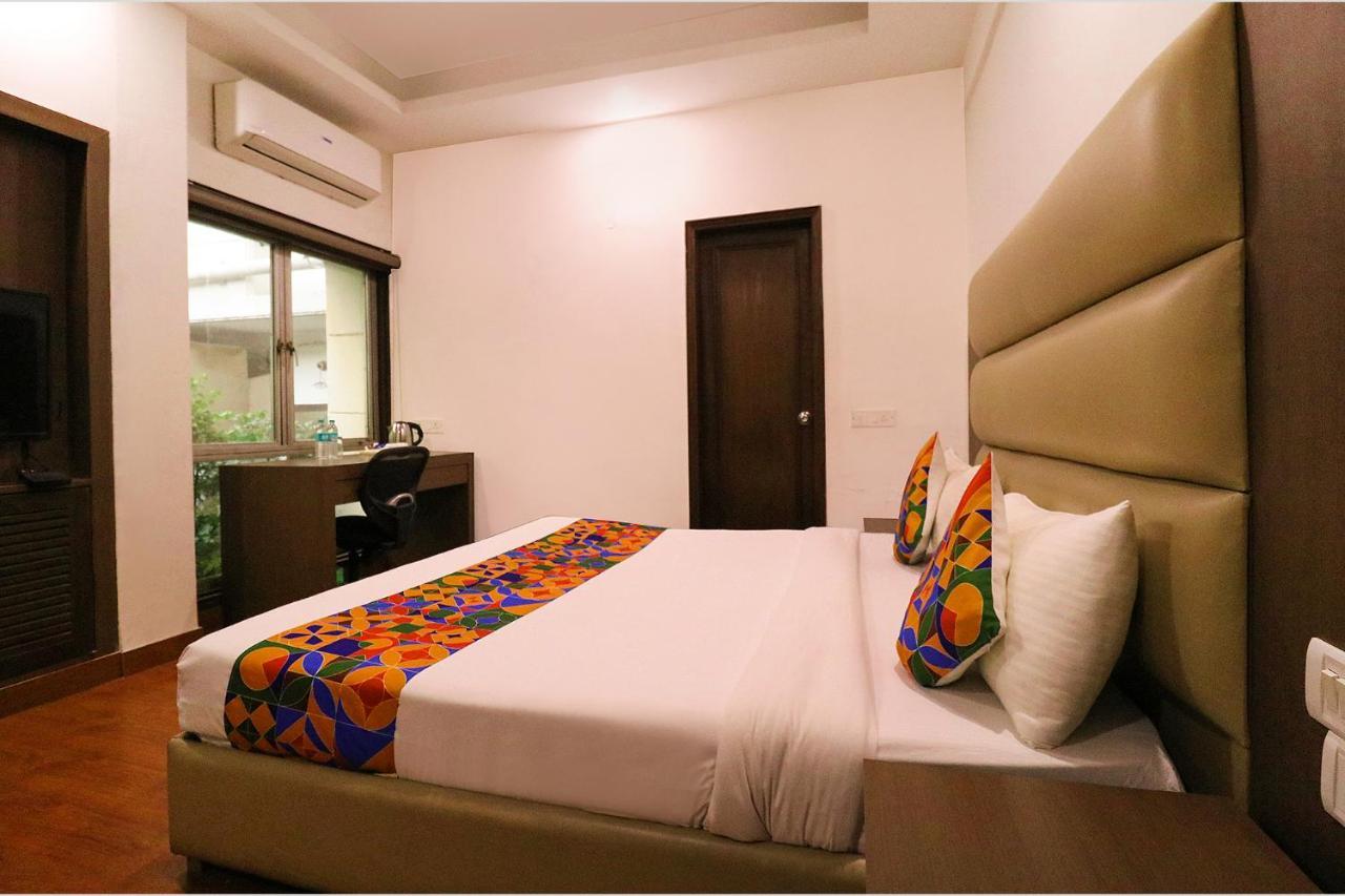 Hotel Bel Morris New Delhi Extérieur photo