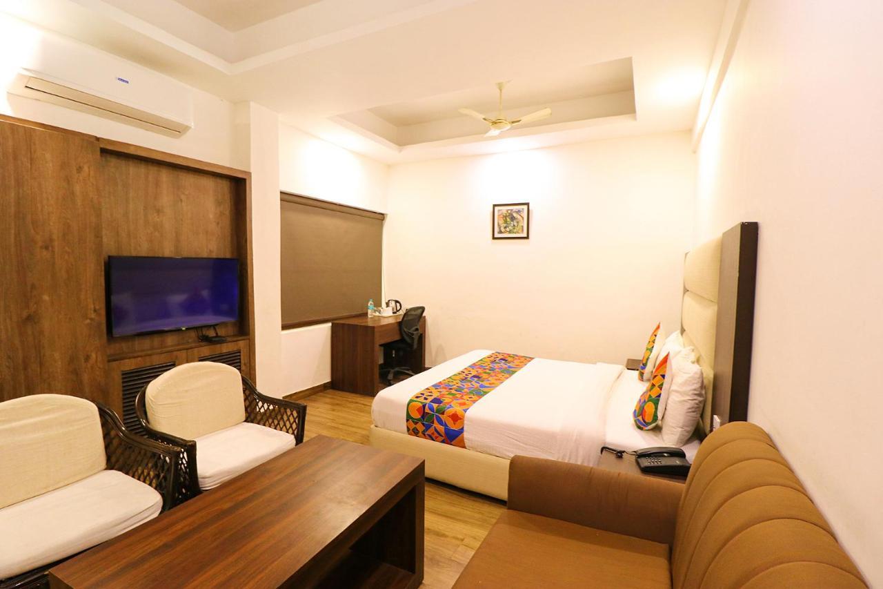 Hotel Bel Morris New Delhi Extérieur photo