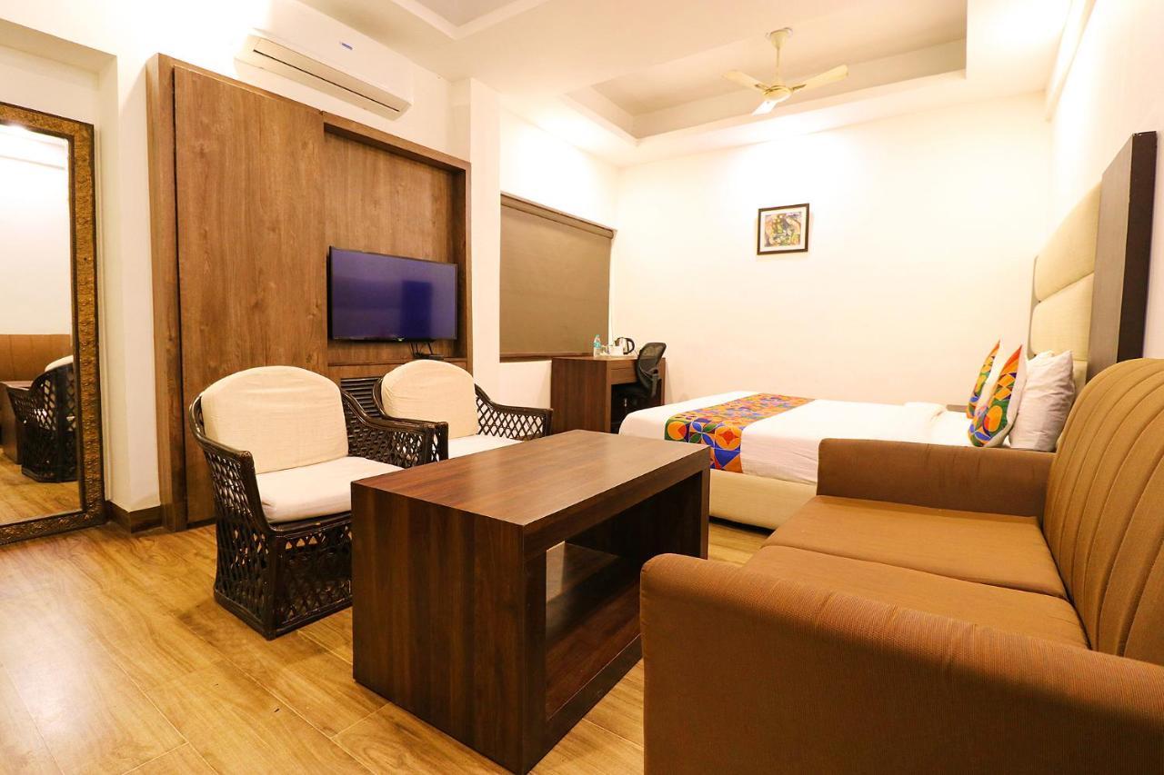 Hotel Bel Morris New Delhi Extérieur photo